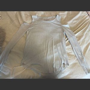 Cut out shoulder long sleeve